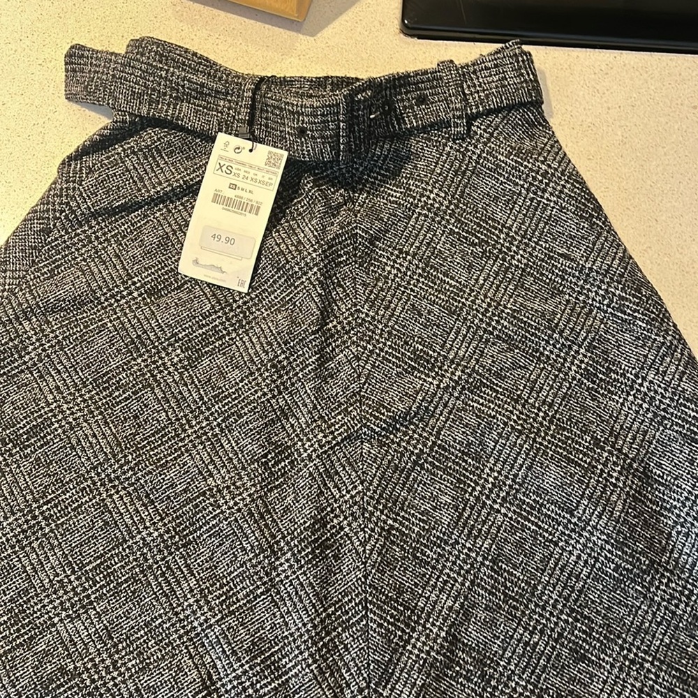 Zara White Grey Black Skirt